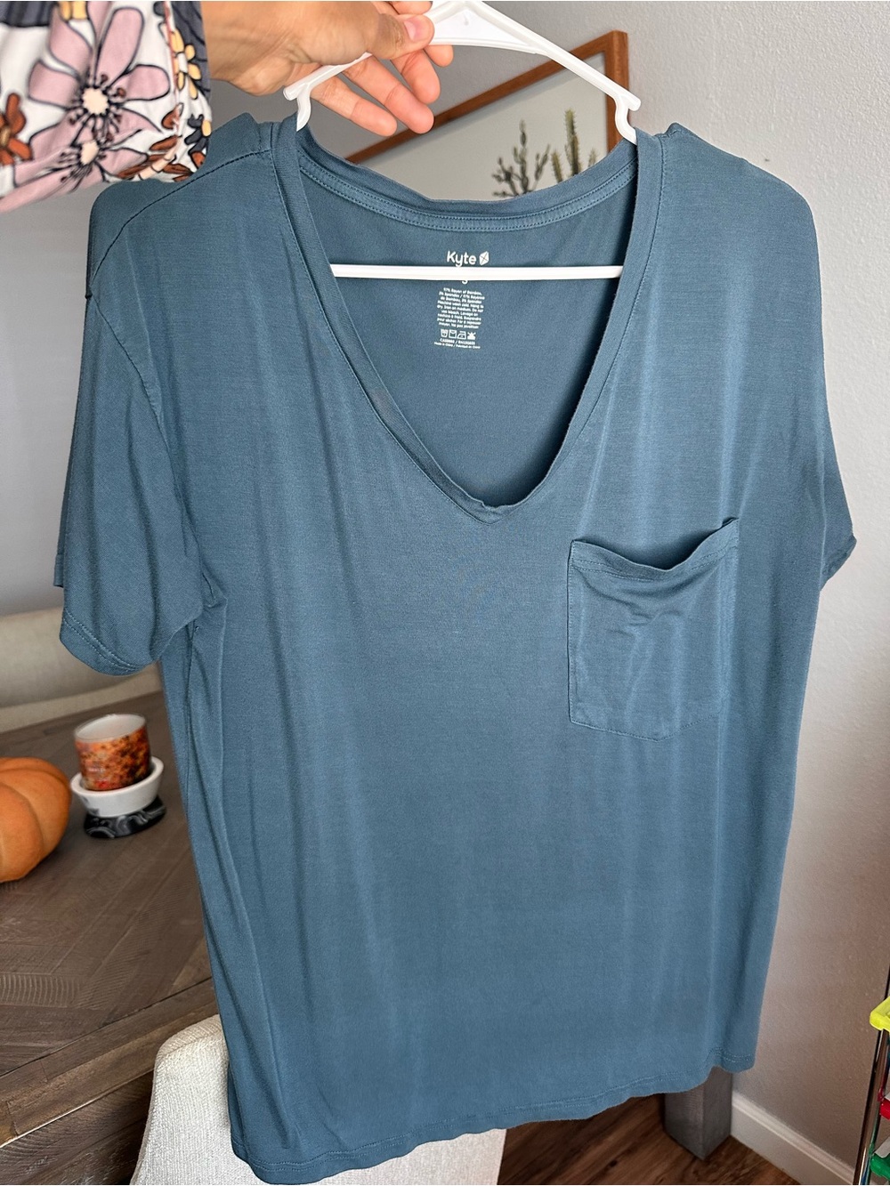 Kyte BABY Atlantic V-Neck Pocket Tee